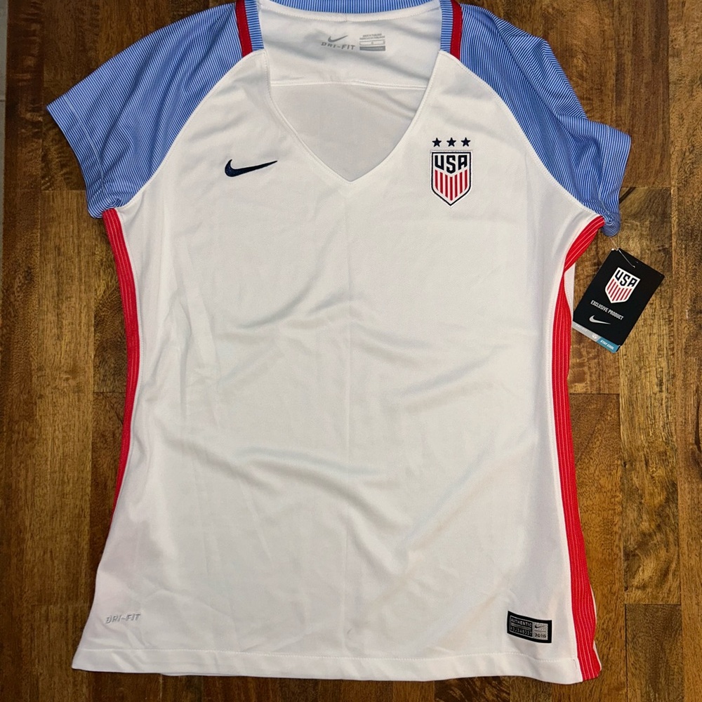 Nike Short Sleeve Fitted White and Red Top
